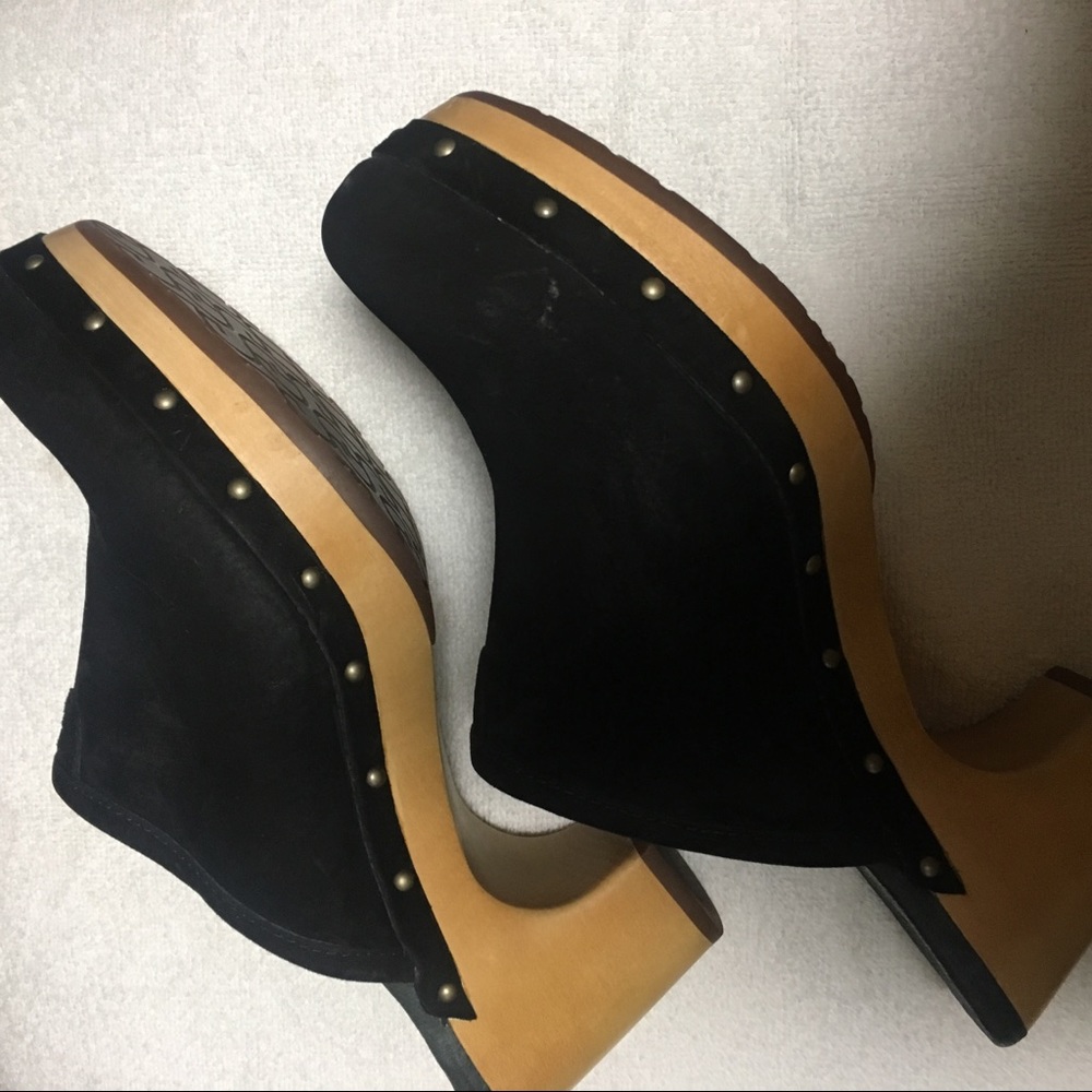 Ugg clogs